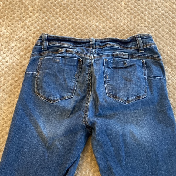 Forever 21 push-up jeans. Size 29 distressed look. - Picture 5 of 5